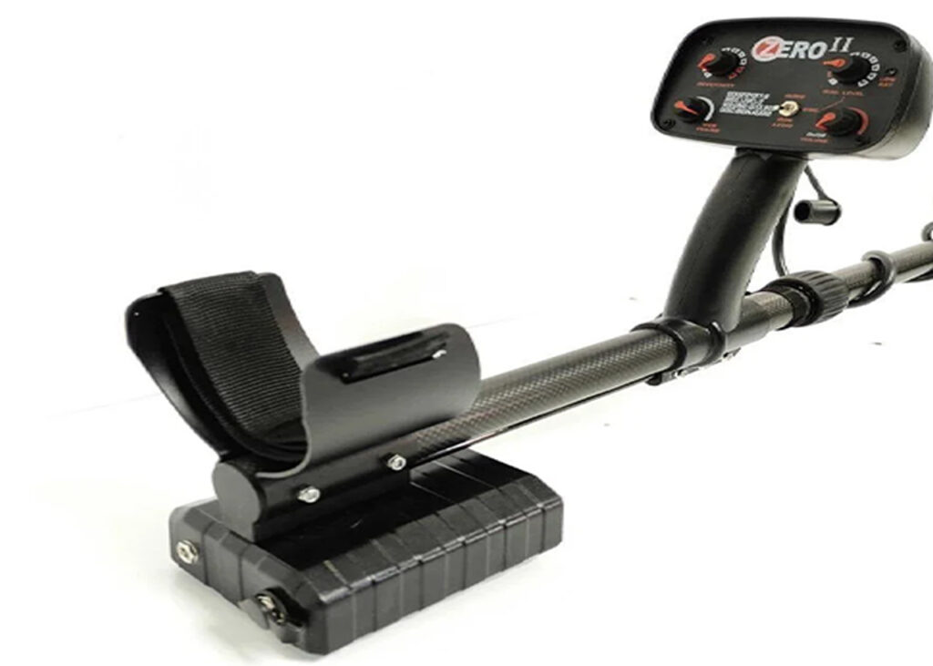 نقد و برسی فلزیاب گلدن ماسک زیرو